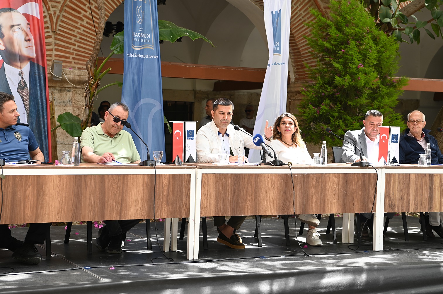 BAŞKAN ÖMER GÜNEL ÇARŞI ESNAFI İLE BULUŞTU