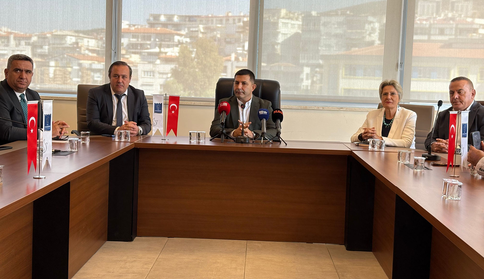 BAŞKAN GÜNEL,“KUŞADASI BELEDİYESİ’NİN HİZMET ETMESİNİ KİMSE ENGELLEYEMEZ”