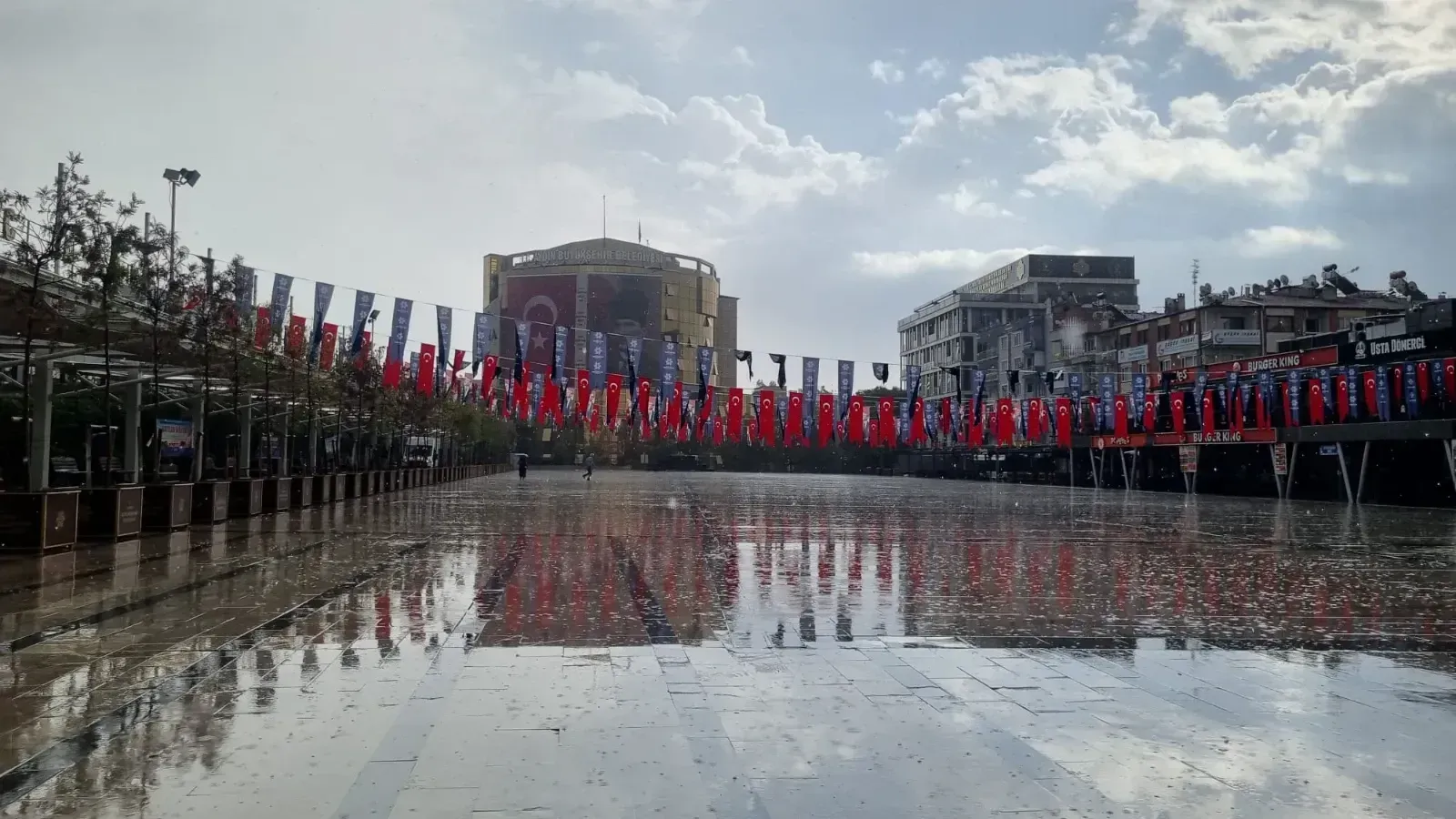 AYDIN’DA BEKLENEN SAĞANAK YAĞIŞ GELDİ