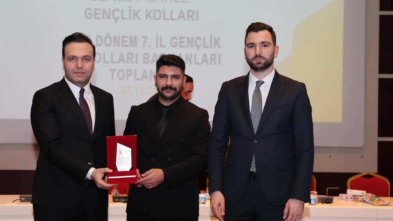 AK GENÇLİK AYDIN’DA FIRTINA ESTİRDİ